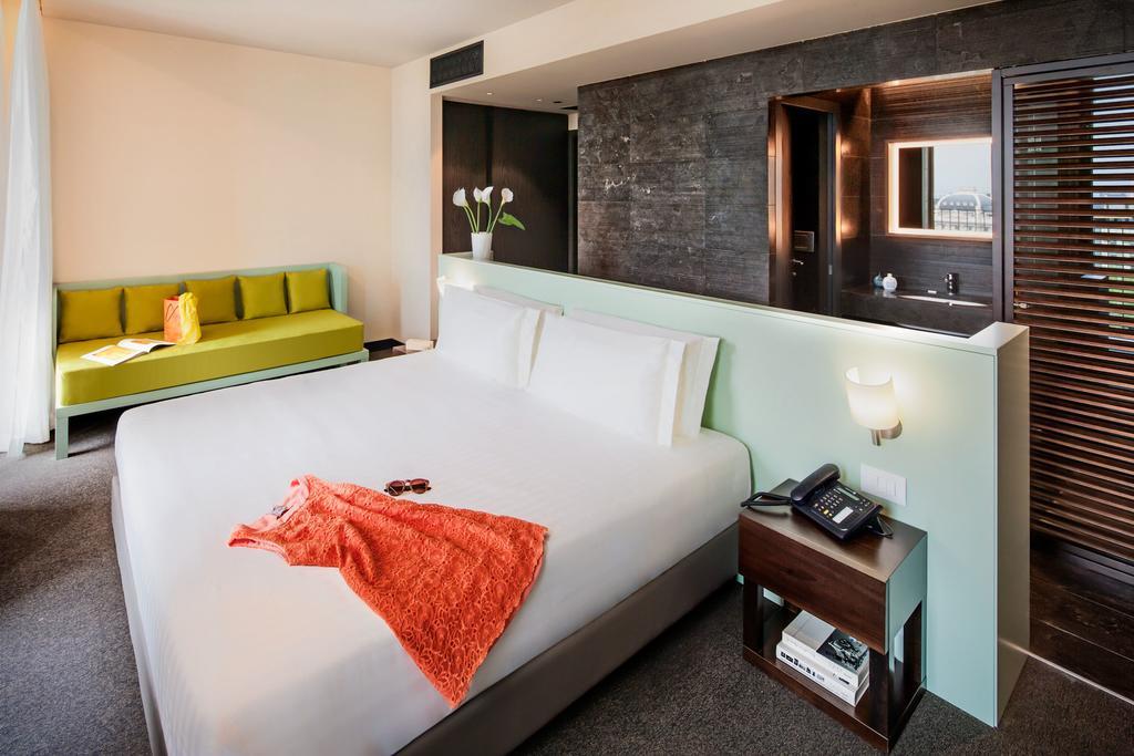 Quarto Triplo Deluxe com Varanda e Vista