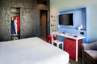 Quarto com 2 Camas de Solteiro e Vista